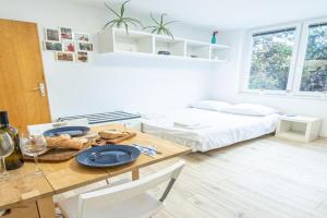 Umag center apartment parking by Rentistra, Umag