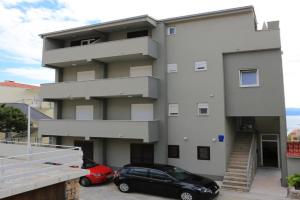 Apartment 17039a, Tice