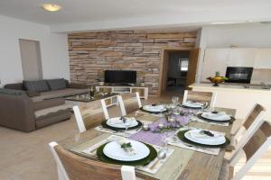 Apartment LIBRA with sea view, Malulji