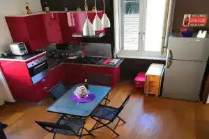Casa Vacanze Celeste fronte mare e parcheggio privato, Portici