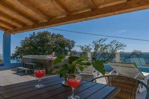 House Darijo, Mimice