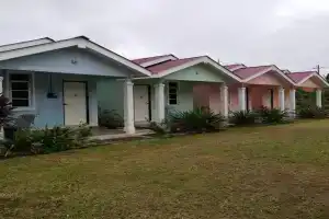ROSA Motel, Pantai Tengah
