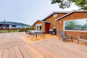 2 Bed 1 Bath Vacation home in Guest house, Seaside