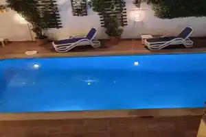 ADOSADO DE LUJO CON PISCINA PRIVADA en ZONA MUY TRANQUILA Guest house, GANDIA