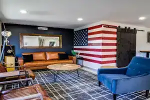 Americana Modern Hotel, Redding