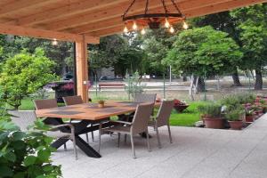 Apartments Basic, Kastel Stari
