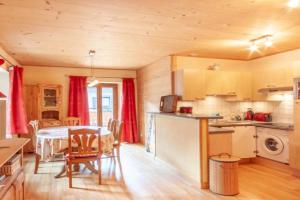 PLACE EGLISE 2 Apartments, Morzine