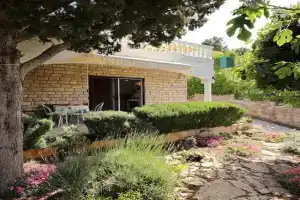 Apartments Djurdja, Betina