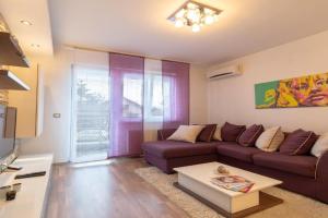 VF Apartments, Kraguyevats