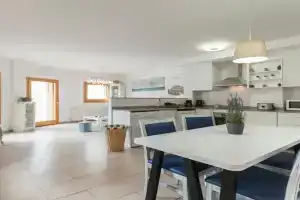 Lets Holidays Mediterranean apartment 3 minutes to the beach 3, Tossa de Mar