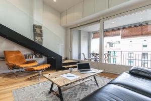 Bravissimo La Rambla Penthouse, with large terrace, Girona