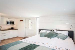 Studio 4 u with private parking, Zandvoort