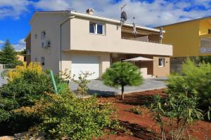 Apartments by the sea, Zadar - 17269, Bibinje