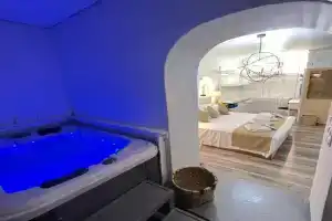 George's point of view Apartments, Naousa