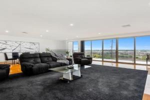 BENGALEE EXECUTIVE TOWNHOUSE- MODERN & STYLISH, Mount Gambier
