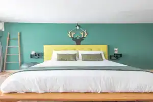 Vintage Duplex Apartment by the Beach / Flea Market District, Tel Aviv