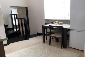 Tryohurovnevaya u morya Apartments, Odessa
