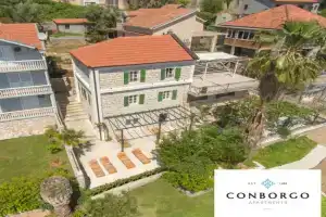 Conborgo Apartments, Kumbor