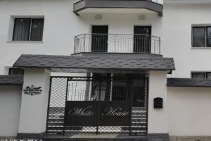 White House Apart Hotel, Balti