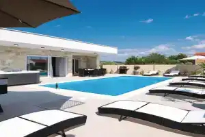 Amazing Home In Guest house, Sukosan