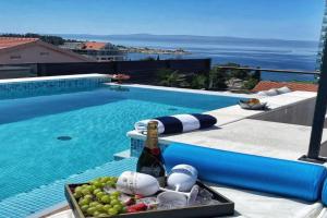 Skypool Suite 77 with private pool Apartments, Makarska