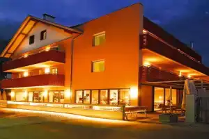 Hotel Residence NATURNSERHOF, Naturno