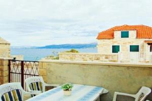 Apartment Tonci, Postira