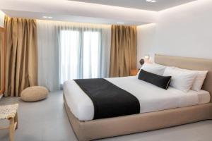 Harmony Suites, Fira