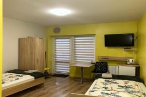 Noclegi Julia pokoje 1-3 parter Chodkiewicza 161 Guest house, Kielce