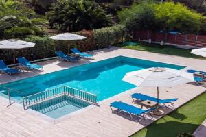 Nancy's budget villa with pool & Jacuzzi by "elite", Laganas