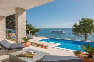 Absolute Beach Villa, Tice