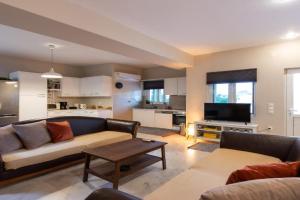 Emma's Airport Studio, Spata
