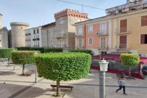 Casa in Piazza, Fondi