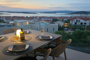 Penthouse SeaByMe with 2 Terraces, Betina