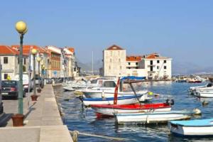 Yole apartman, Kastel Stari