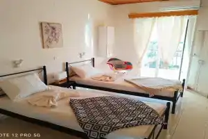 spasmata village houses only adults, Minia