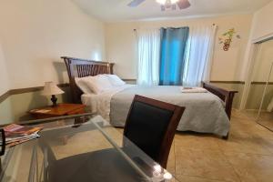 Phoenix home near freeways and airport Guest house, Phoenix