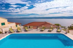 VILLA MASLINA, with private 32m2Pool, panoramic views on 100km coastline, 12 pax, Mimice