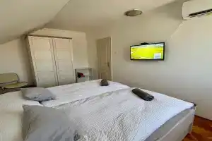 Purrfect Apartment 2, Hajduszoboszlo