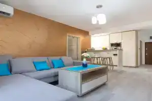 Apartment Medusa, Risan