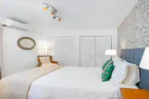 Accueil Chez Francois Mini-hotel, Laval
