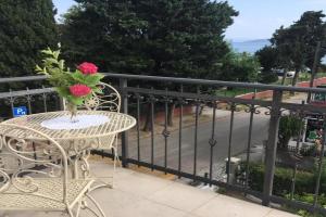 Courtyard seafront house, Kastel Stari