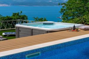 Villa Maruncela with sea and island views, 5 bedrooms, private pool, gym, Mimice