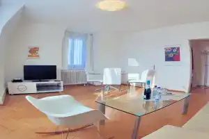 Spacious 2-bedroom near lake - Stardust 32, Zurich