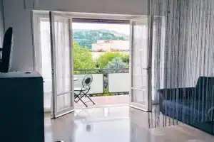 Appartamento con terrazzo zona ospedale civile Apartments, Brescia