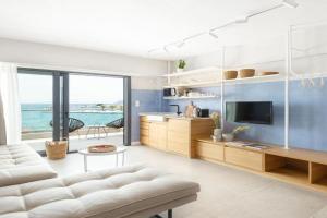 ELADIA Suites, Neos Marmaras