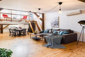 Cozy Studio Mansard Old Town Aptartment, AC, Riga