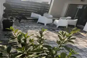 ZR9 Apartments, Zamardi