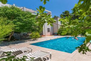 Apartments Ljiljana, Tice