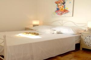 Temple of Love Zen free parking Apartments, Hvar